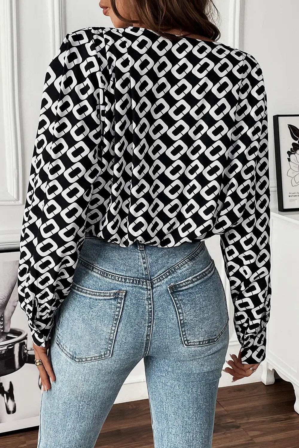 Perfee Geometric V-Neck Long Sleeve Blouse Trendsi 0058c9fb246b48d5b8219d484b3c0589-Max