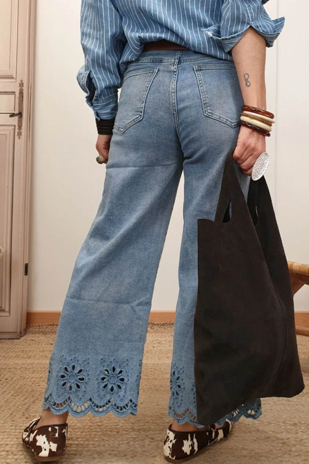Lace Detail Cropped Wide Leg Jeans Trendsi 02a1d412-785a-48cc-8744-eebda40a3ac1-Max-Origin