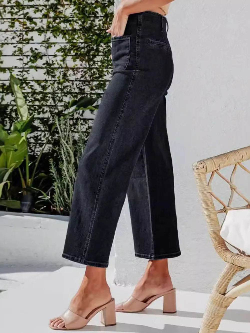 Button Fly Cropped Jeans with Pockets Trendsi 03cec27b-188e-4594-8dd2-3b50737e6f69-Max