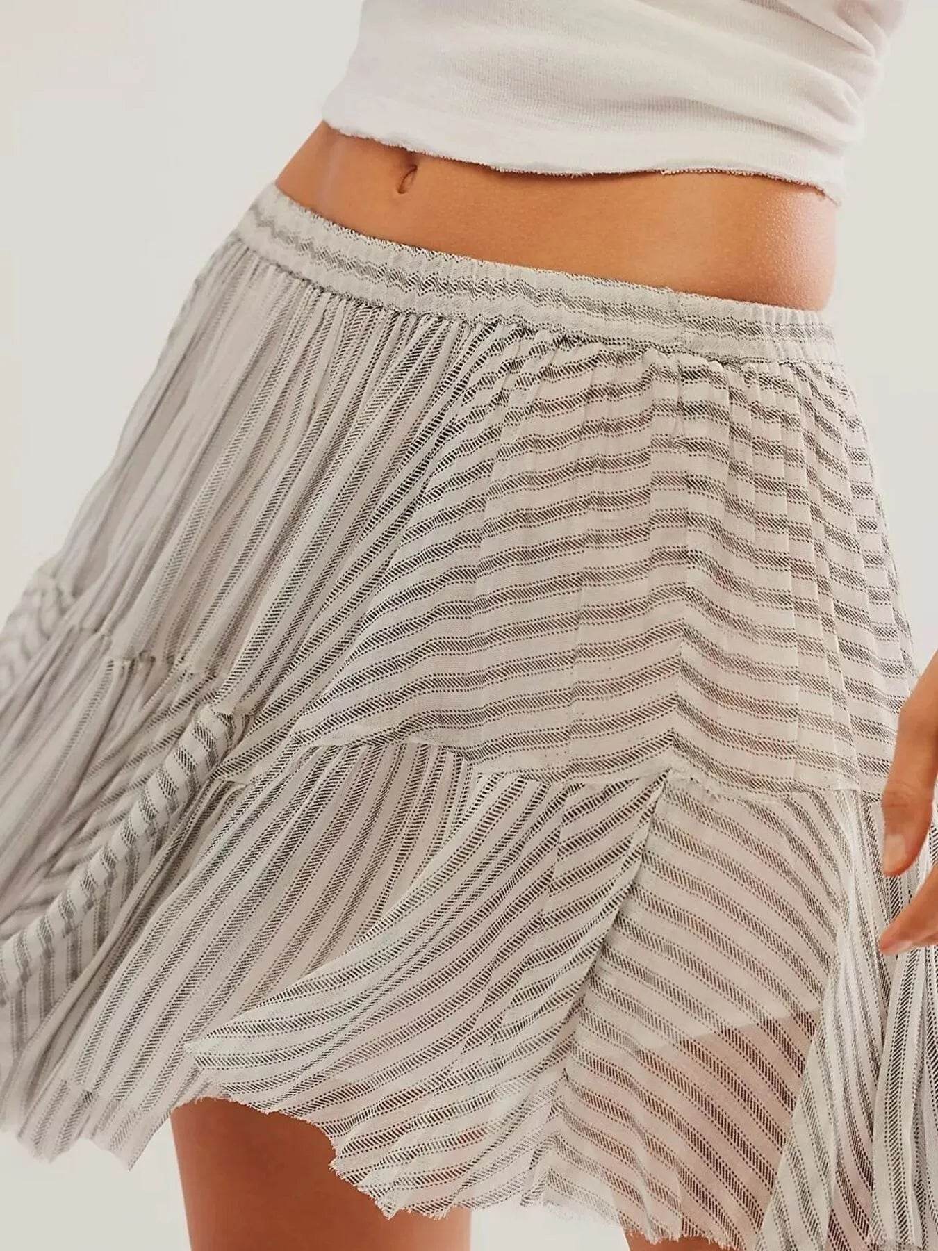Floral Print Mini Skirt Silver Gray Trendsi 0b1f816d-79b9-4e56-811b-3720cb5a8aa2-Max-Origin