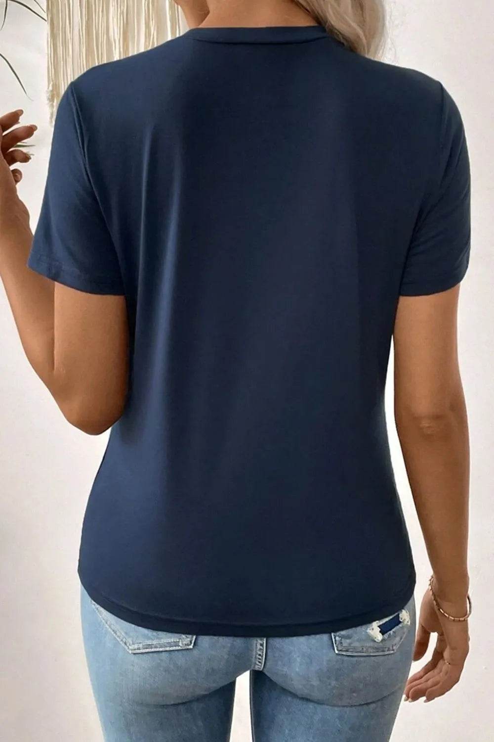Solid Color Round Neck T Shirt Trendsi 0c402568-a364-4dbb-99e7-f85cba6b685a-Max-Origin