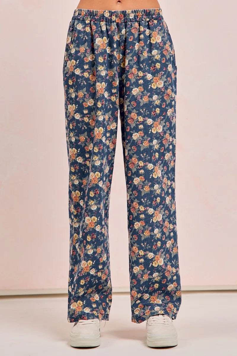 BiBi Washed Floral Print Wide Leg Jeans Trendsi 0db617e30fb5473ead35d98810d69a95-Max-Origin