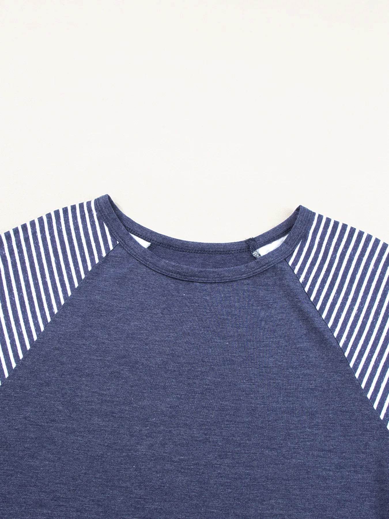 Contrast Print Striped Raglan Long Sleeve Loose Top Trendsi 13676d6793dc486d9eb1017b381d0e0d-Max-Origin
