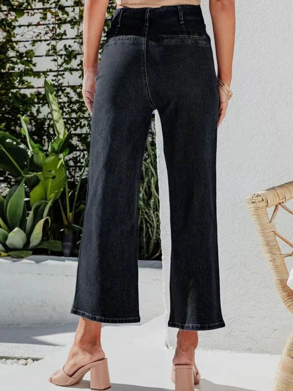 Button Fly Cropped Jeans with Pockets Trendsi 160b6af6-2bf4-4989-b07a-4831bc56cfaa-Max
