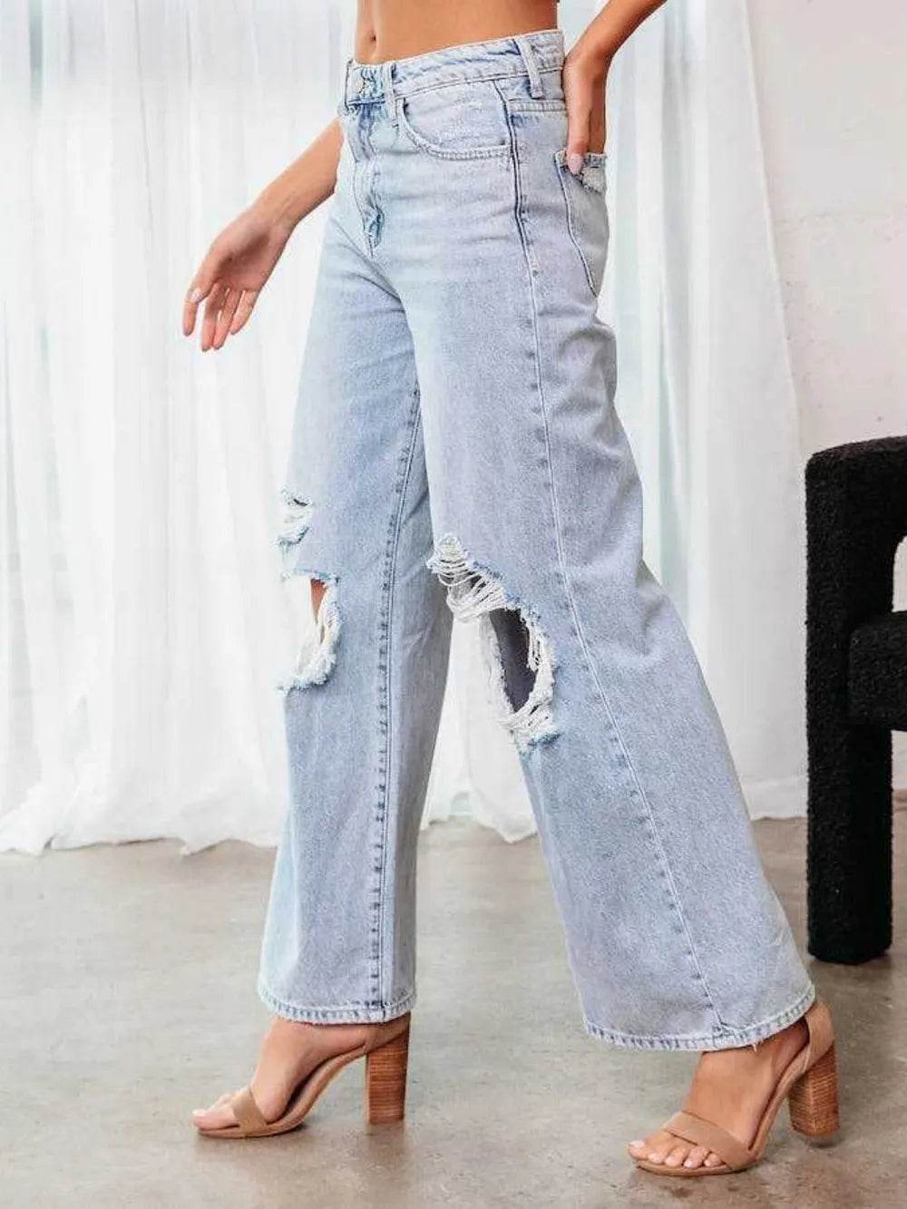 Distressed Wide Leg Jeans with Pockets Trendsi 19505573-2b17-47a0-8f76-356d118c4616-Max