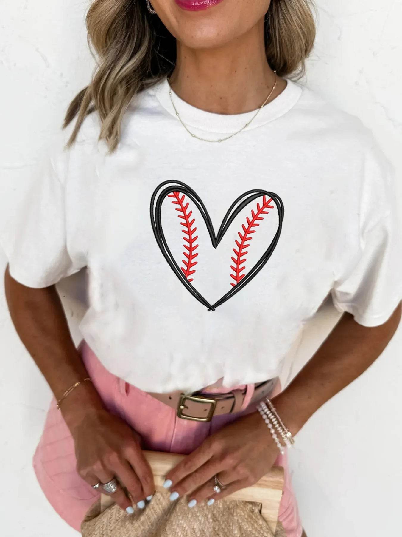 Heart Graphic Short Sleeve T-Shirt Trendsi 1c07eec04a3640ab8d2c09e116ec6049-Max-Origin