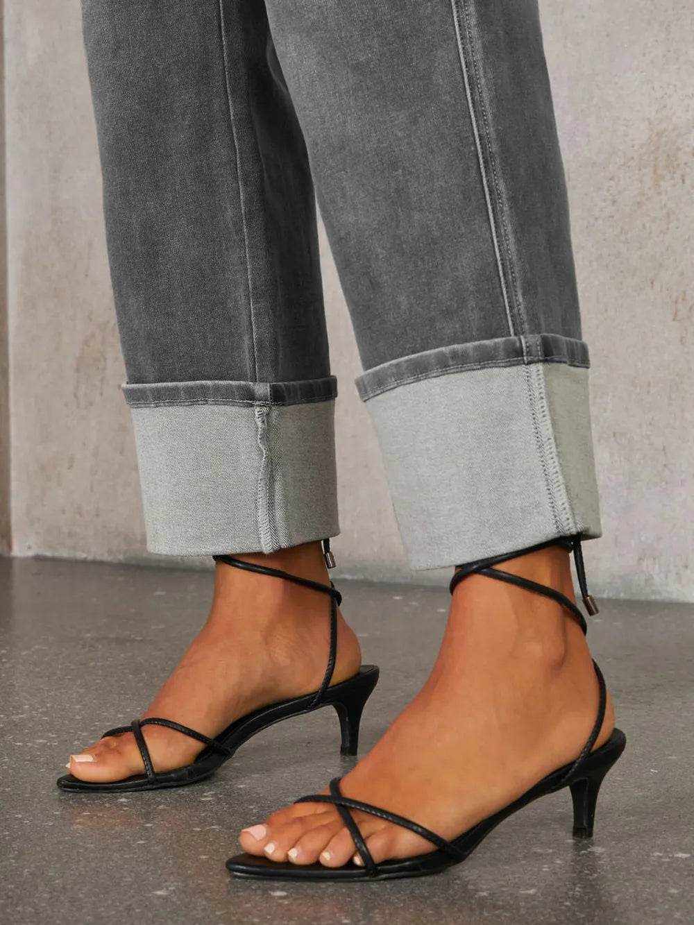 High Waisted Straight Leg Rolled Jeans Trendsi 1d6ffffa-448f-4ce1-9141-666fc1283610-Max