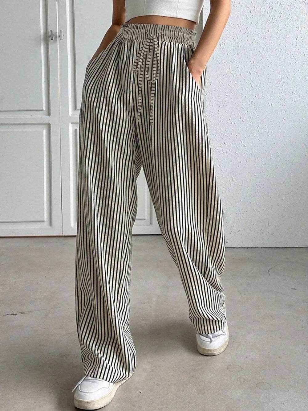 Drawstring Striped Elastic Waist Pants Black White Trendsi 1da5b21d-c991-4888-9205-a464746e60a6-Max