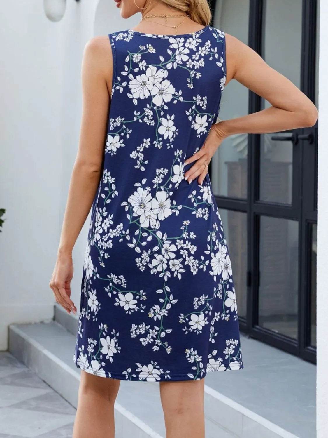 Printed V-Neck Sleeveless Mini Dress with Pockets Trendsi 20aaf056-4a35-4dac-b887-35db1677f73c-Max-Origin