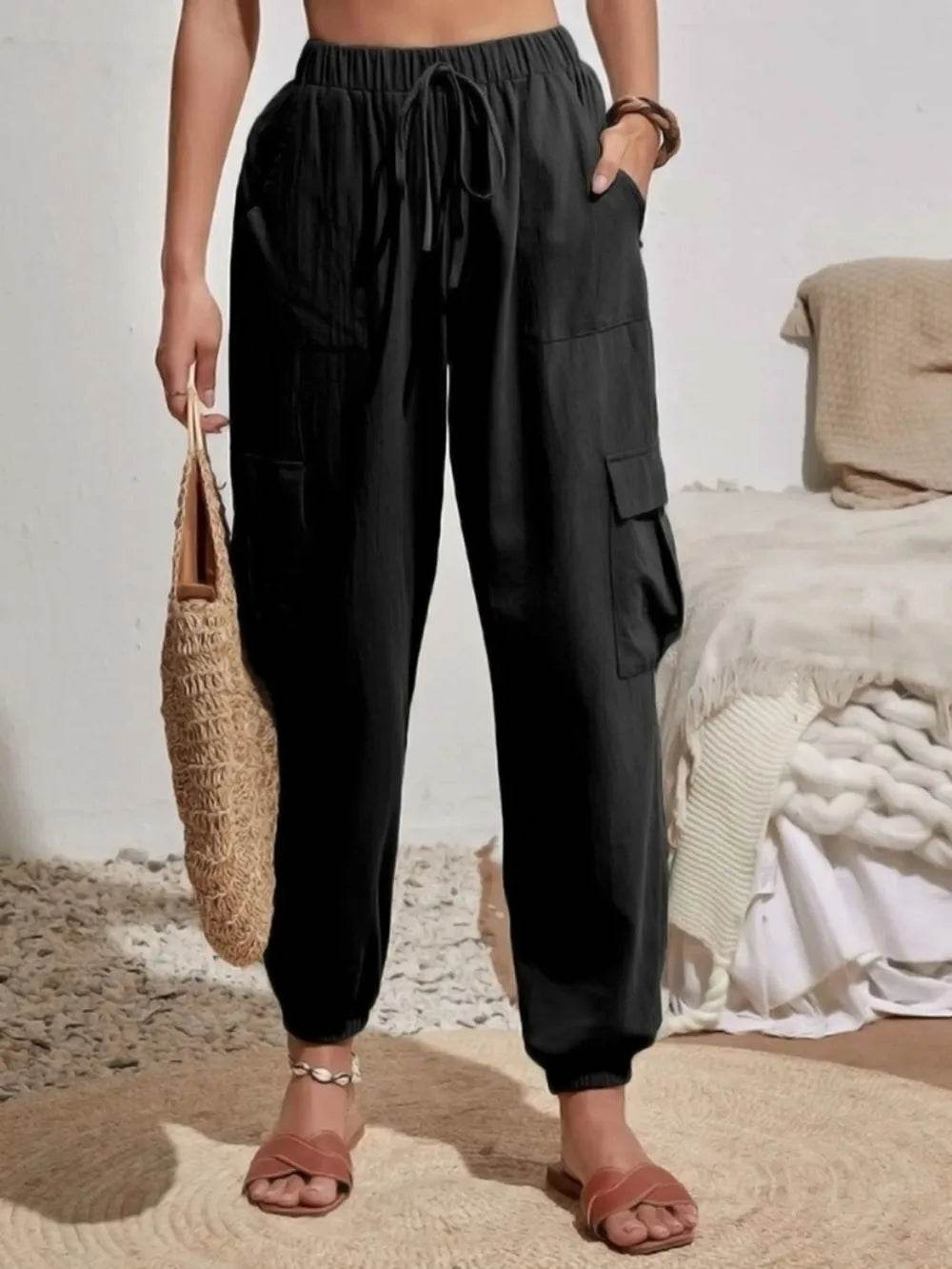 Drawstring Joggers with Cargo Pockets Black Trendsi 216c0fde-1c56-4b04-a2de-994a1dad98fb-Max