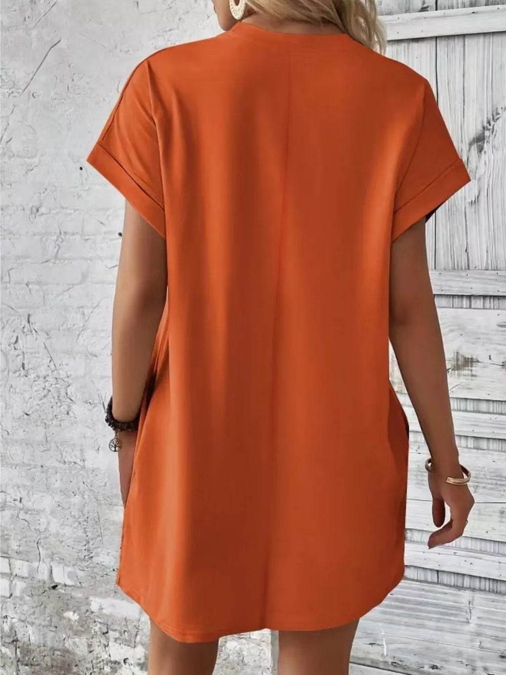 Pocketed Round Neck Short Sleeve Dress Trendsi 23237a6c-2308-441d-899f-e6bdd3c72f28-Max