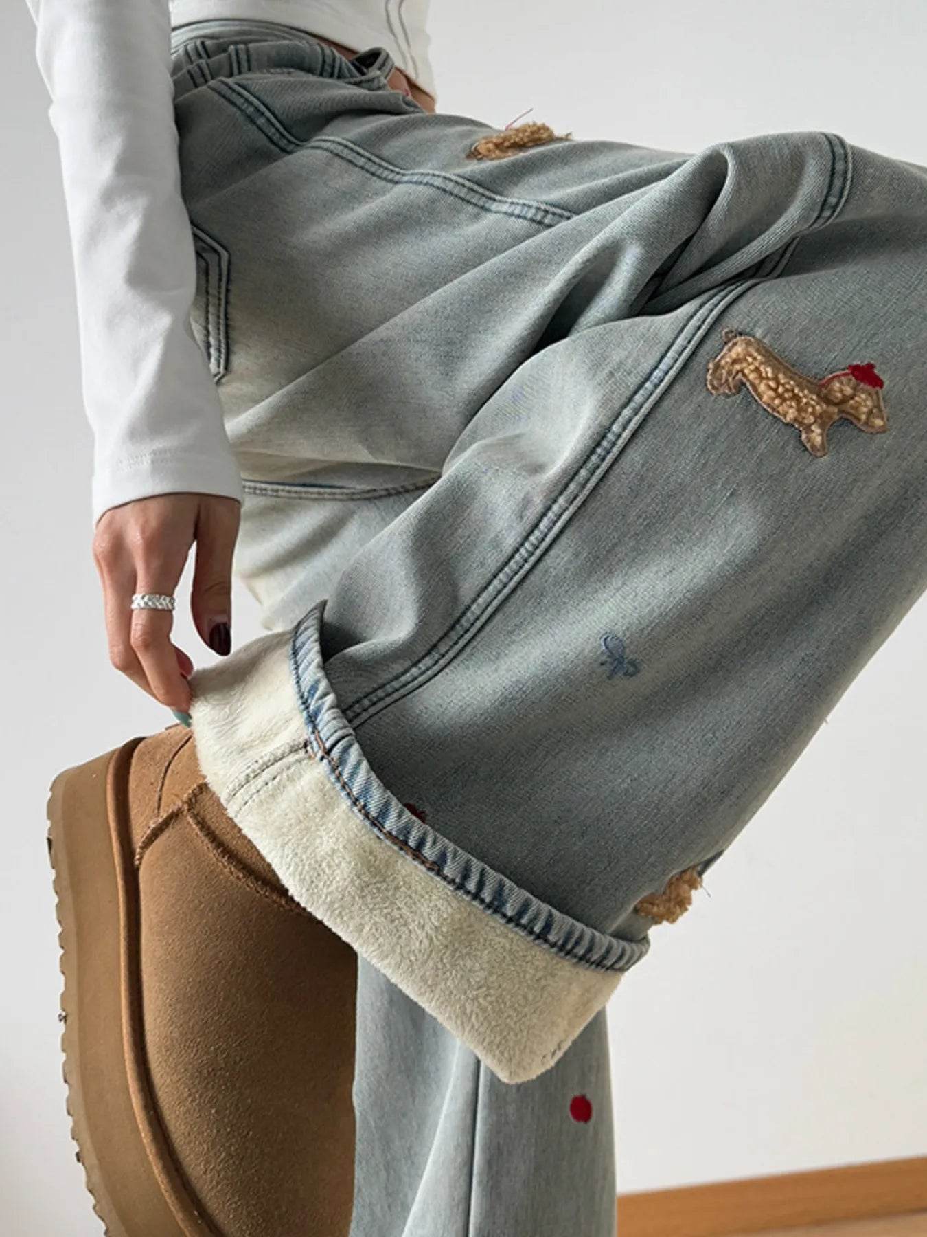 Embroidered Wide Leg Jeans Trendsi 235697d85cd44c5aa461adce16a16f19-Max-Origin