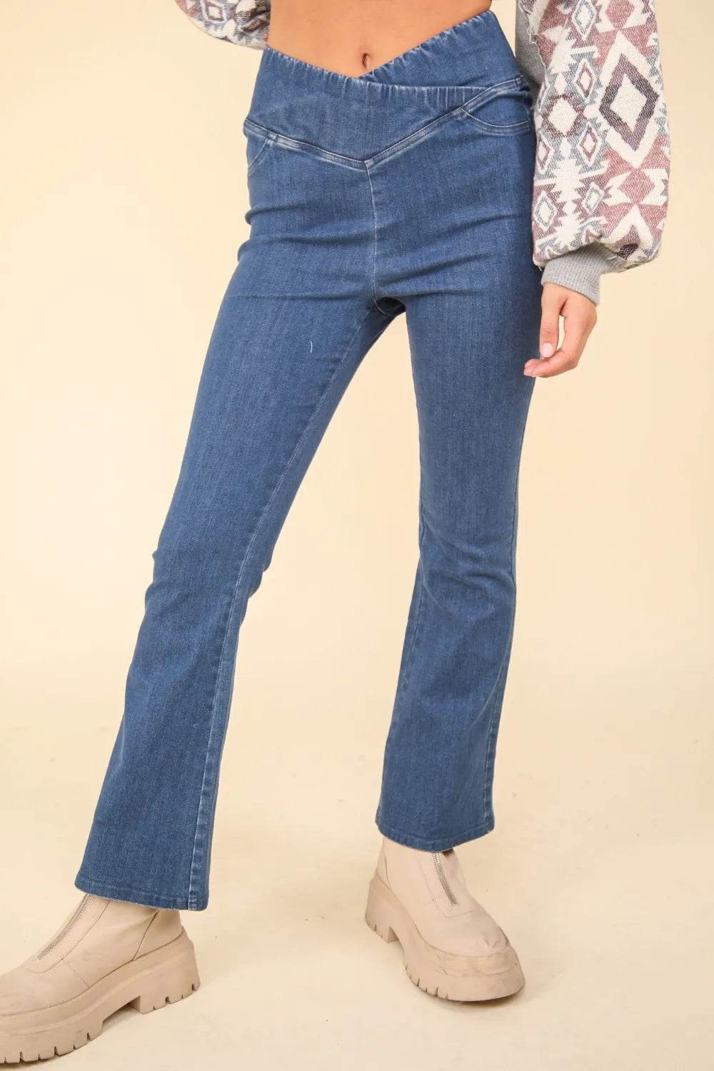 VERY J Washed Denim Stretchy Crossover Waist Leggings Trendsi 237fa718-a840-4a99-b44f-e3a263354520-Max