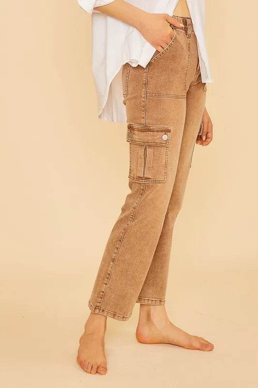 Annie Wear Straight Leg Jeans with Cargo Pockets Trendsi 25ffa411-8c03-4043-9912-3ef237ace547-Max