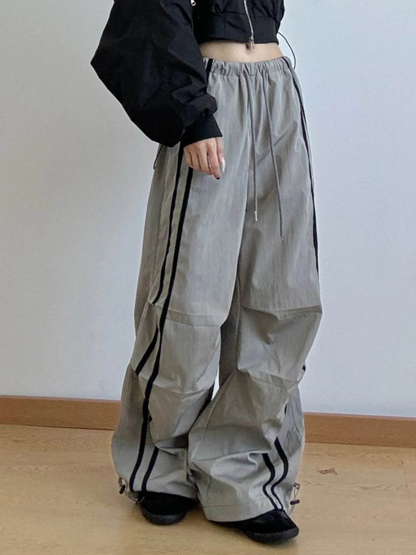Side Stripes Wide Leg Pants Trendsi 26da5652-3404-4ed0-8f50-a0fafd6e74fd-Max-Origin