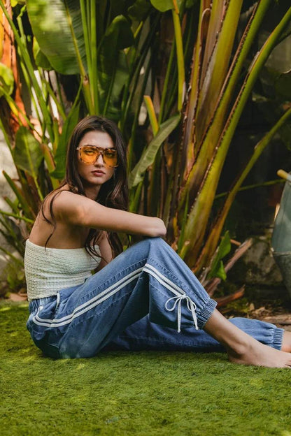 BiBi Striped Tape Details With Bot Tied Point Elastic Waist Jeans Trendsi 27e1d456a9884d95bb60de88898d15b2-Max-Origin
