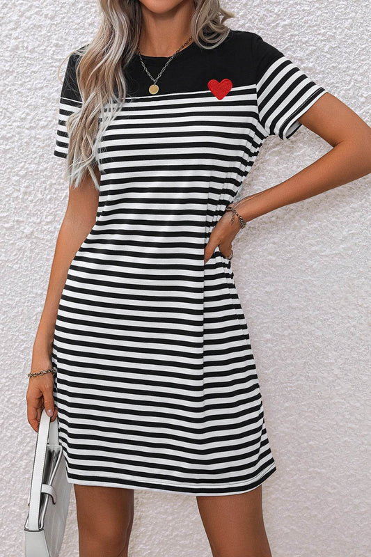 Striped Heart Short Sleeve Dress Black Trendsi 2d033c8885654388915901498554ab80-Max