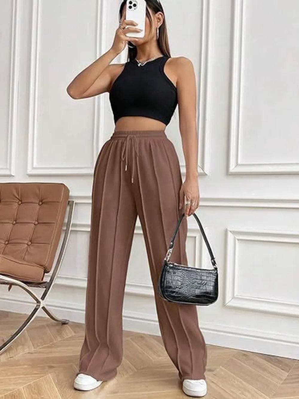 Drawstring Wide Leg Pants with Pockets Trendsi 305798af-e5fc-459c-ba2e-22a4a02f2dae-Max