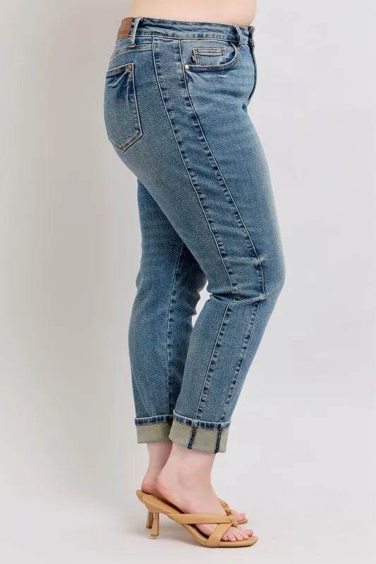 Judy Blue Full Size Mid Rise Vintage Wash Double Roll Cuff Boyfriend Jeans Plus Size Trendsi 30e42bbd-1319-4194-967a-6c6a626bb1c9-Max-Origin