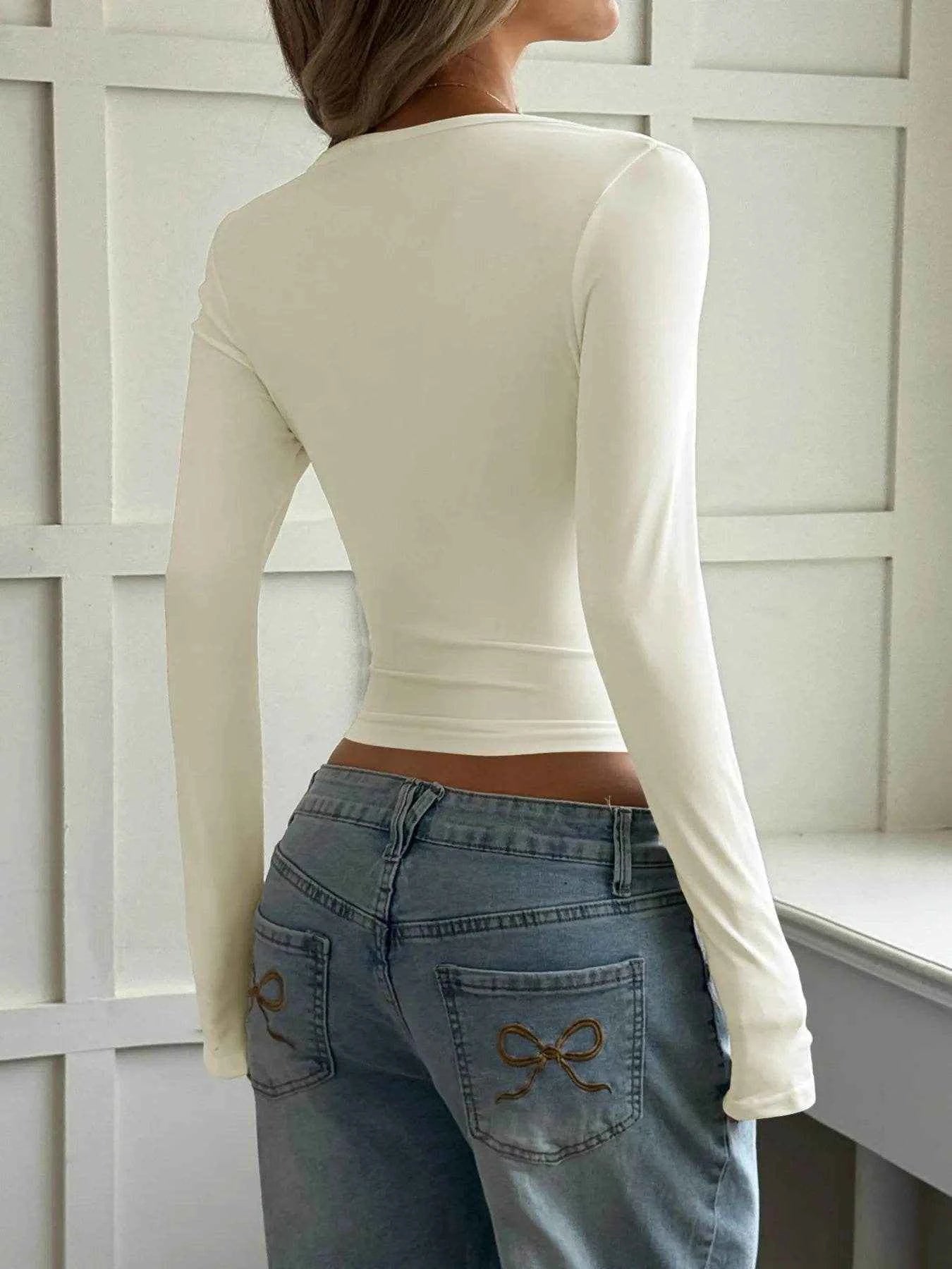 Cut-Out Long Sleeve Crop T-Shirt Trendsi 36c1970fb9f5488d932d814a805bb51d-Max-Origin