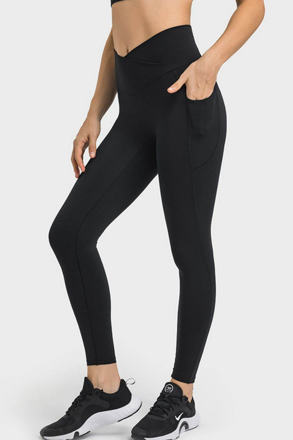Millennia V-Waist Yoga Leggings with Pockets Black Trendsi 36c4669bd59d4a7a8054aa1d1a7d75d8-Max