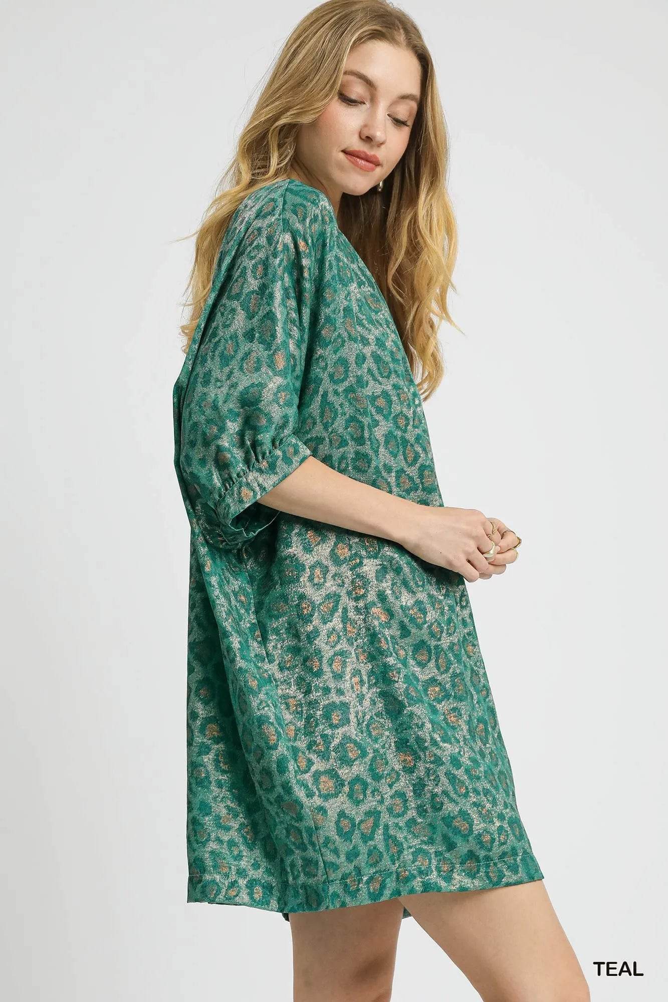 Umgee Metallic Leopard Print V-Neck Kimono Dress Trendsi 38f8ad99-3a0a-487f-9b3b-2c9bdc0513ea-Max-Origin