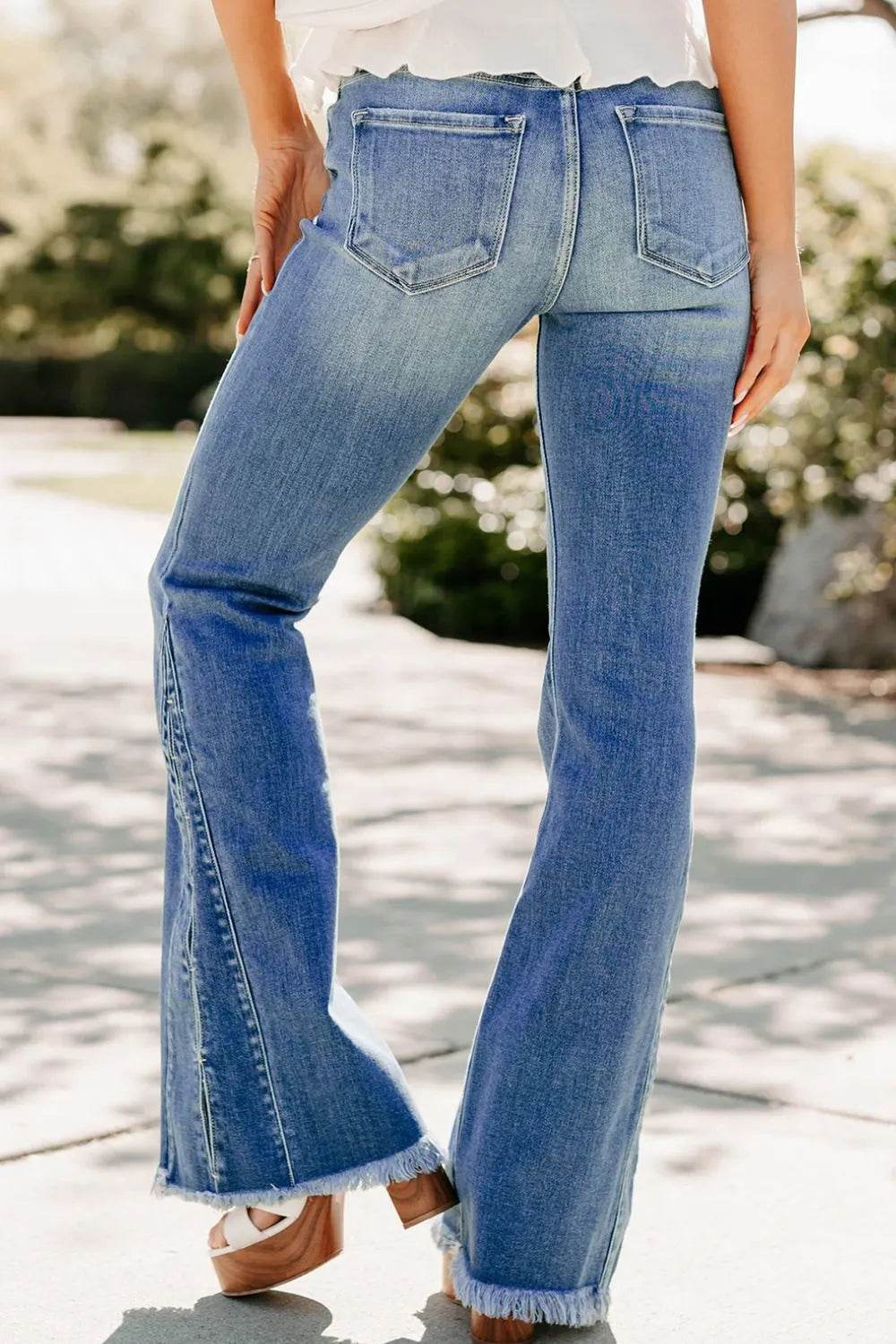 Raw Hem Flare Jeans Trendsi 3a5b9955-8403-42e4-bb2a-087d8e4e65b9-Max-Origin