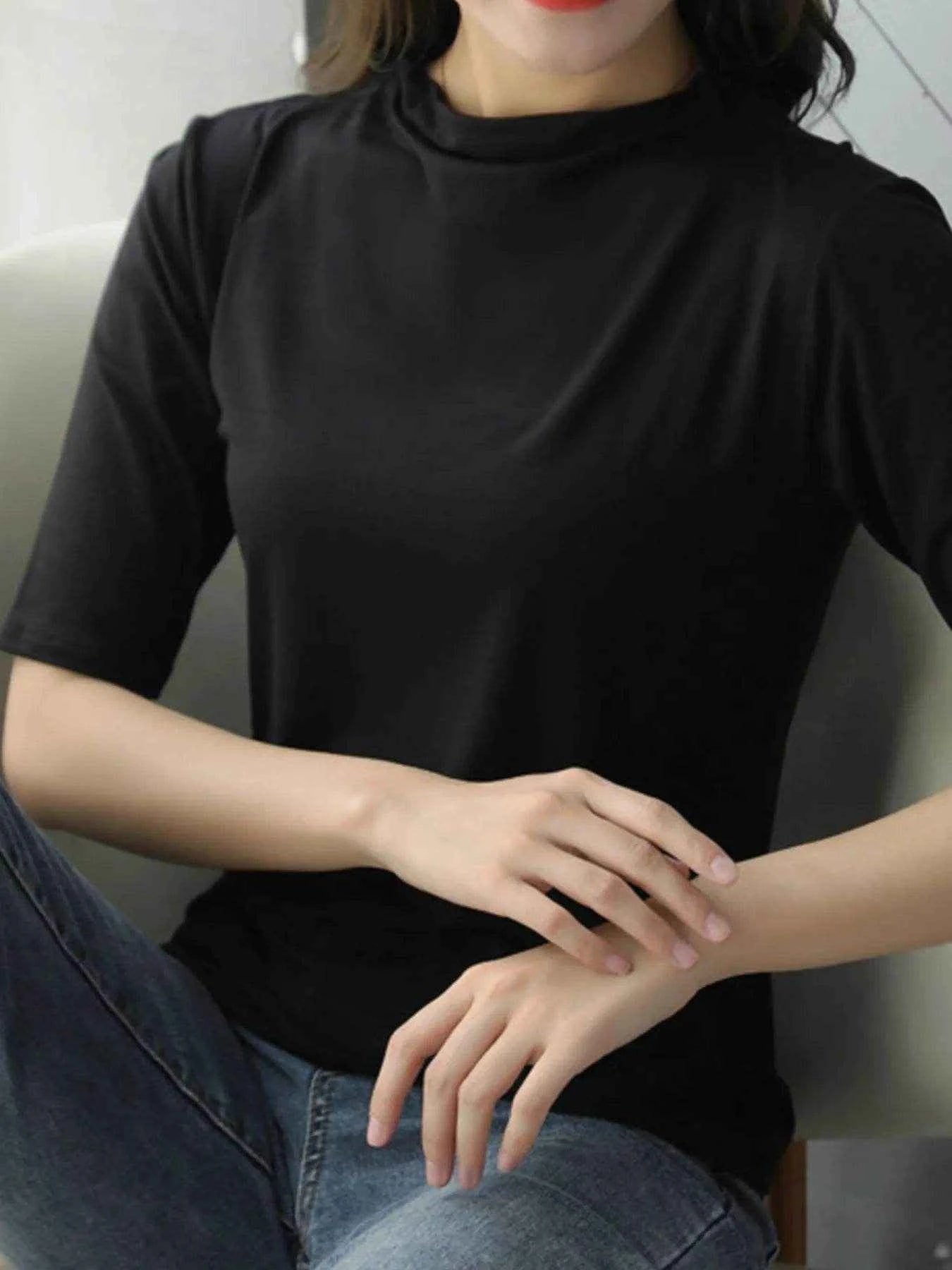 Solid Color Short Sleeve T-Shirt Black Trendsi 3cb2140f-4319-4af4-bcc5-b784efceceff-Max-Origin