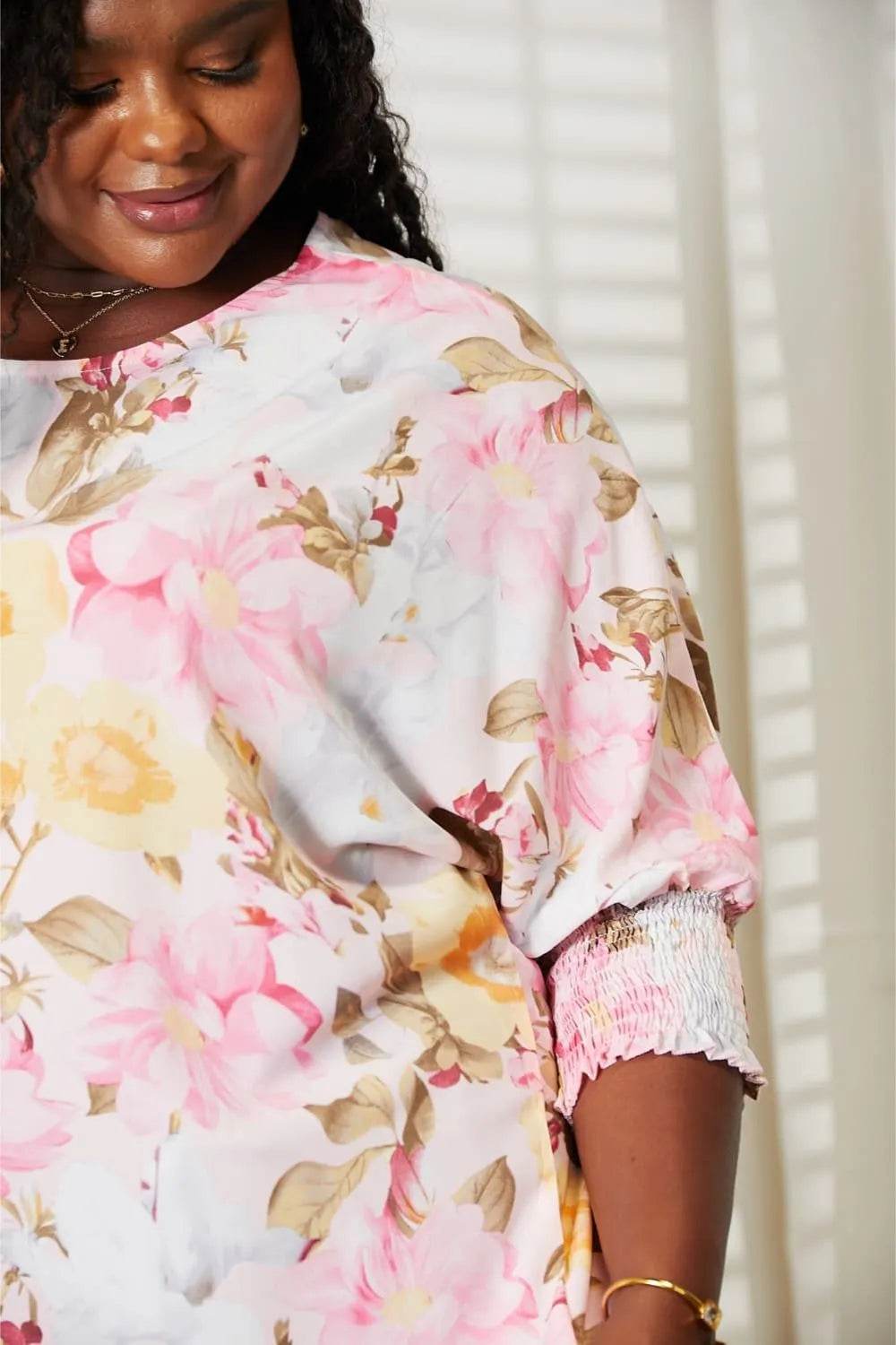 Double Take Floral Round Neck Three-Quarter Sleeve Top Trendsi 3d52f092-35cb-4dd5-8262-35781e8c275b-Max