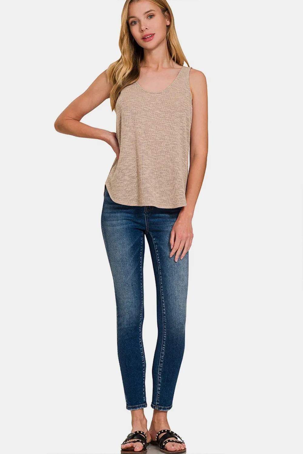 Zenana Curved Hem Round Neck Tank Trendsi 3e080ef1-1e4f-4a2a-83fd-2f4eb04e025c-Max