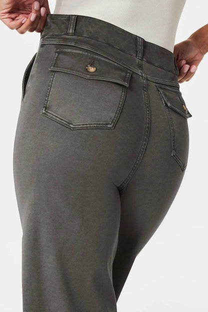 High Waist Jeans with Pockets Trendsi 45a7a31c-2888-4415-9b14-6c3ebd103472-Max
