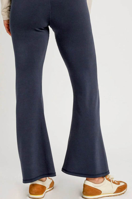 Umgee High-Waisted Flare Leggings Trendsi 46188c33-5482-48be-a9ef-46e69634c4ac-Max-Origin