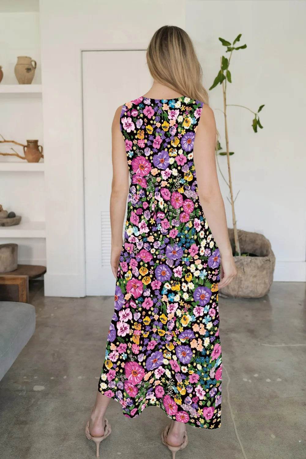 FAM-FAM Tiered Printed V-Neck Sleeveless Dress Trendsi 46cf2e88-47a3-4e78-a755-f01b1340105f-Max