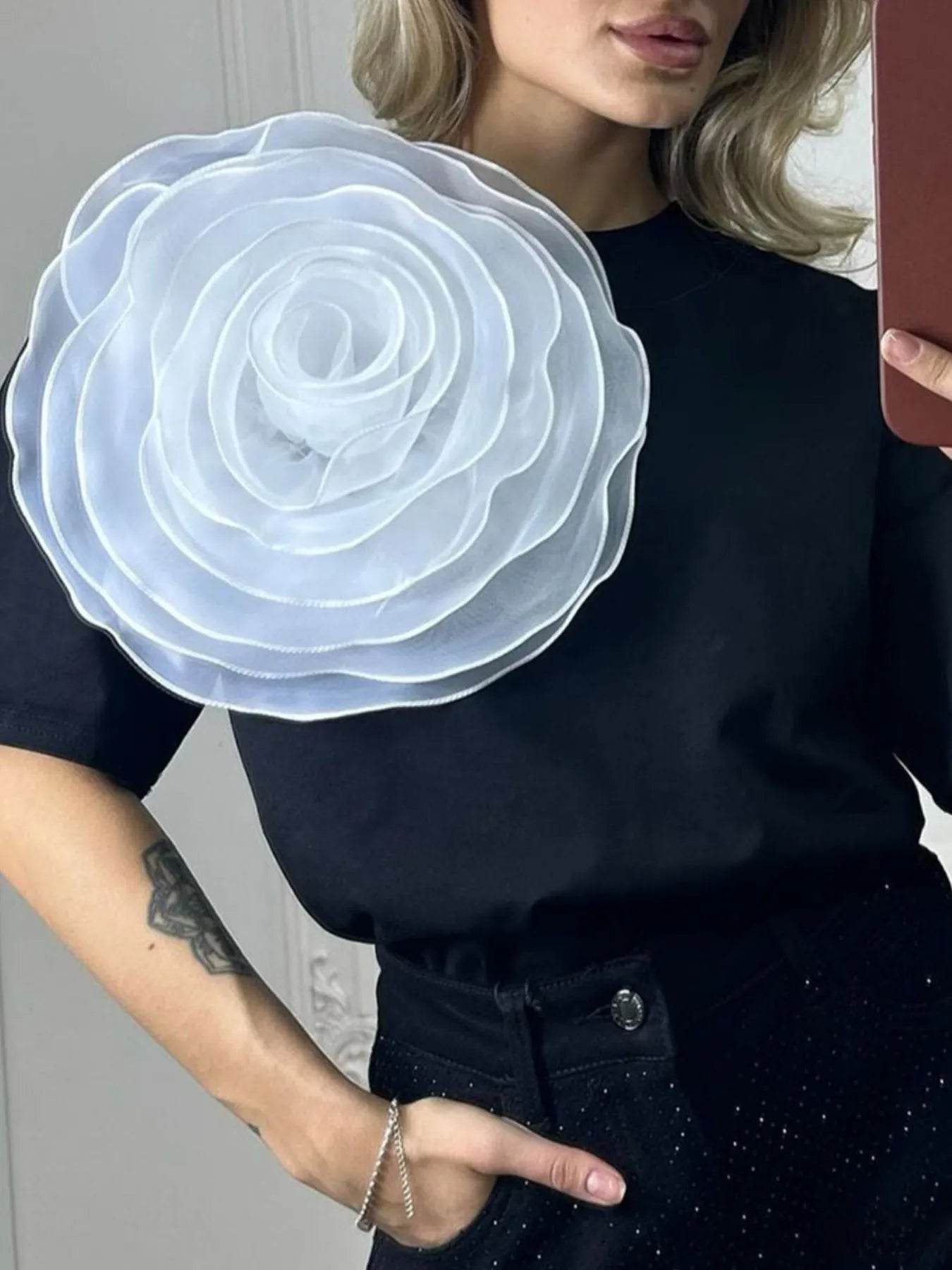 Flower Round Neck Short Sleeve T-Shirt Trendsi 4b4edb4f-2b8e-4b63-a5d4-789a0dcc7362-Max-Origin