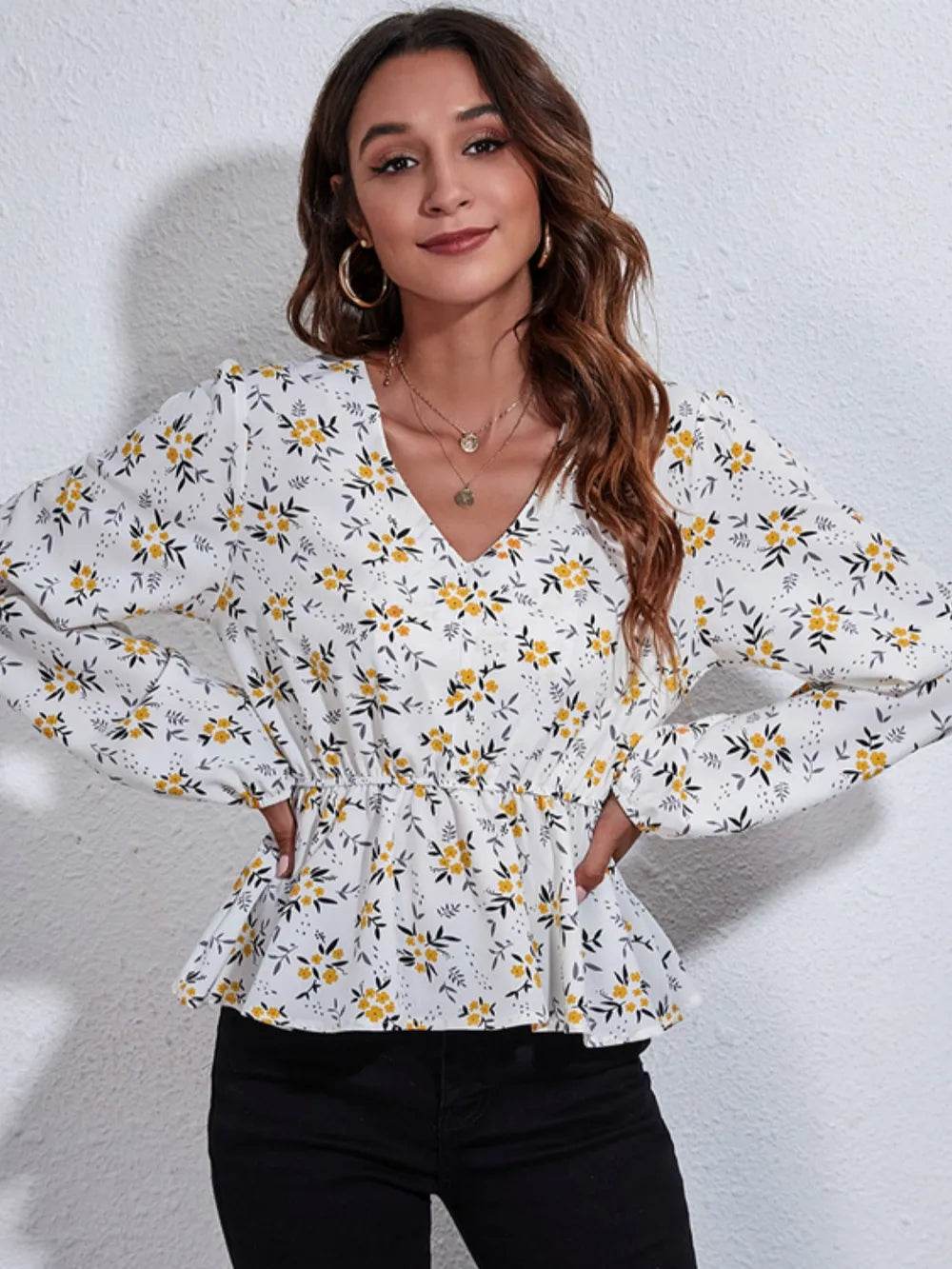 Floral V-Neck Balloon Sleeve Peplum Blouse Trendsi 4c83652b1ee046ad9314866e547ed6d1-Max