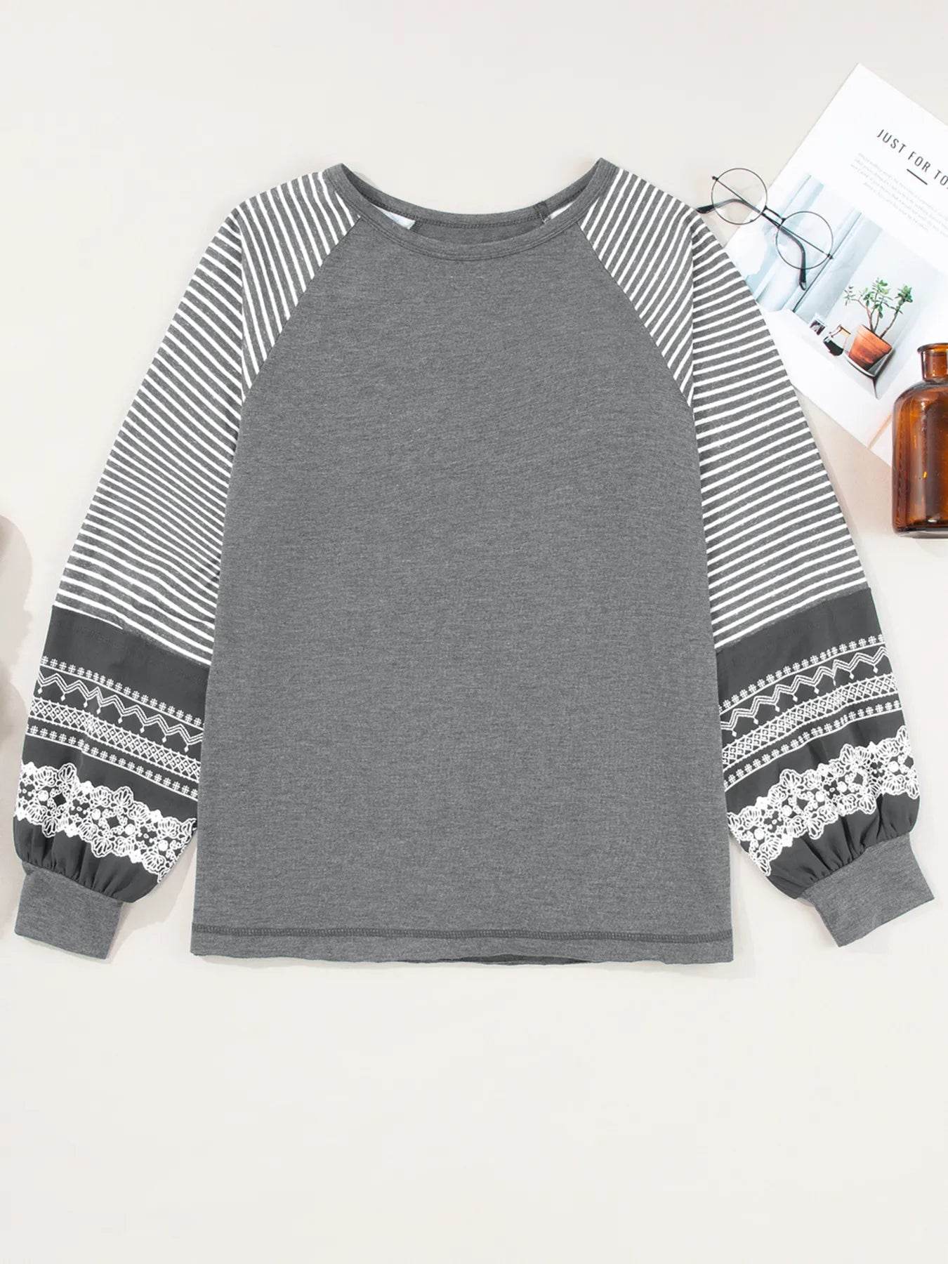 Contrast Print Striped Raglan Long Sleeve Loose Top Trendsi 4e7d0c9ec09c463e9675c798bf751692-Max-Origin
