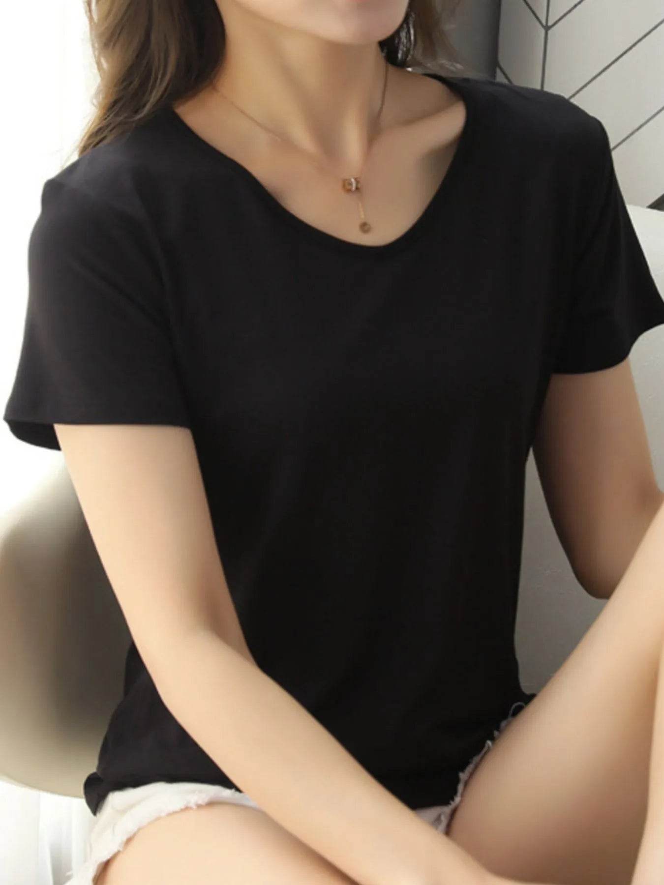 V-Neck Short Sleeve T-Shirt Black Trendsi 4f2deac2-5dee-4762-93f1-3ae264a869ed-Max-Origin