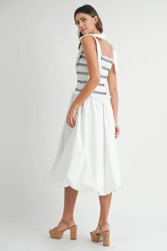 MABLE Smocked Bodice Bubble Midi Dress Trendsi 5065687c019b46e78ac8dc6a79de8419-Max-Origin_3dbd1533-a47d-4db8-9cff-9a9d661e5fb1