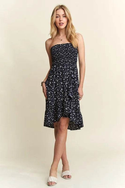 ADORA Smocked Floral Tube Dress with Pockets Trendsi 5365ebdd-059a-4c47-a4e6-797ea58f11bb-Max