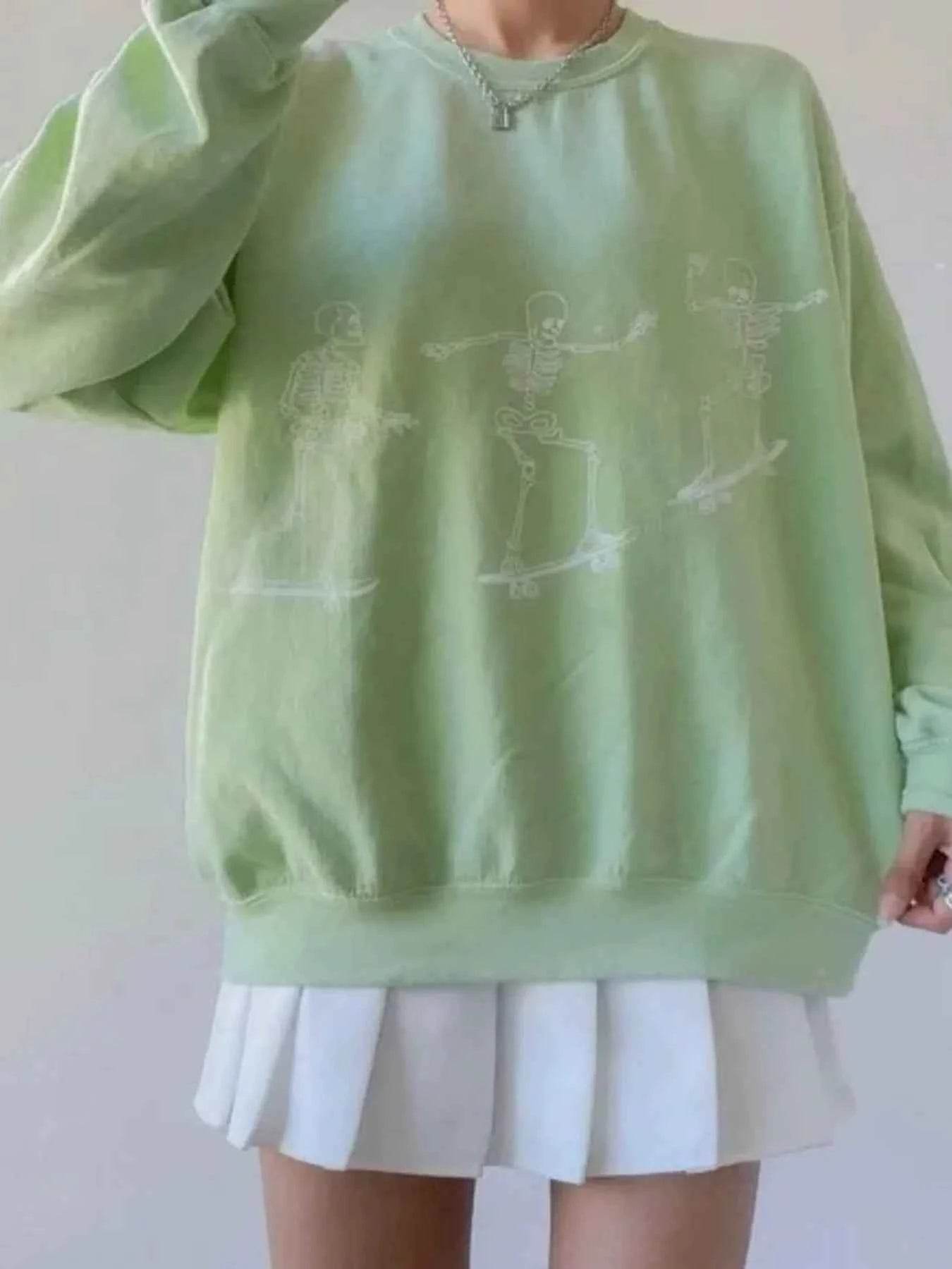 Skeleton Graphic Oversized Sweatshirt Trendsi 5445e2a0-9104-4b5f-ba9c-1545b94bea13-Max-Origin