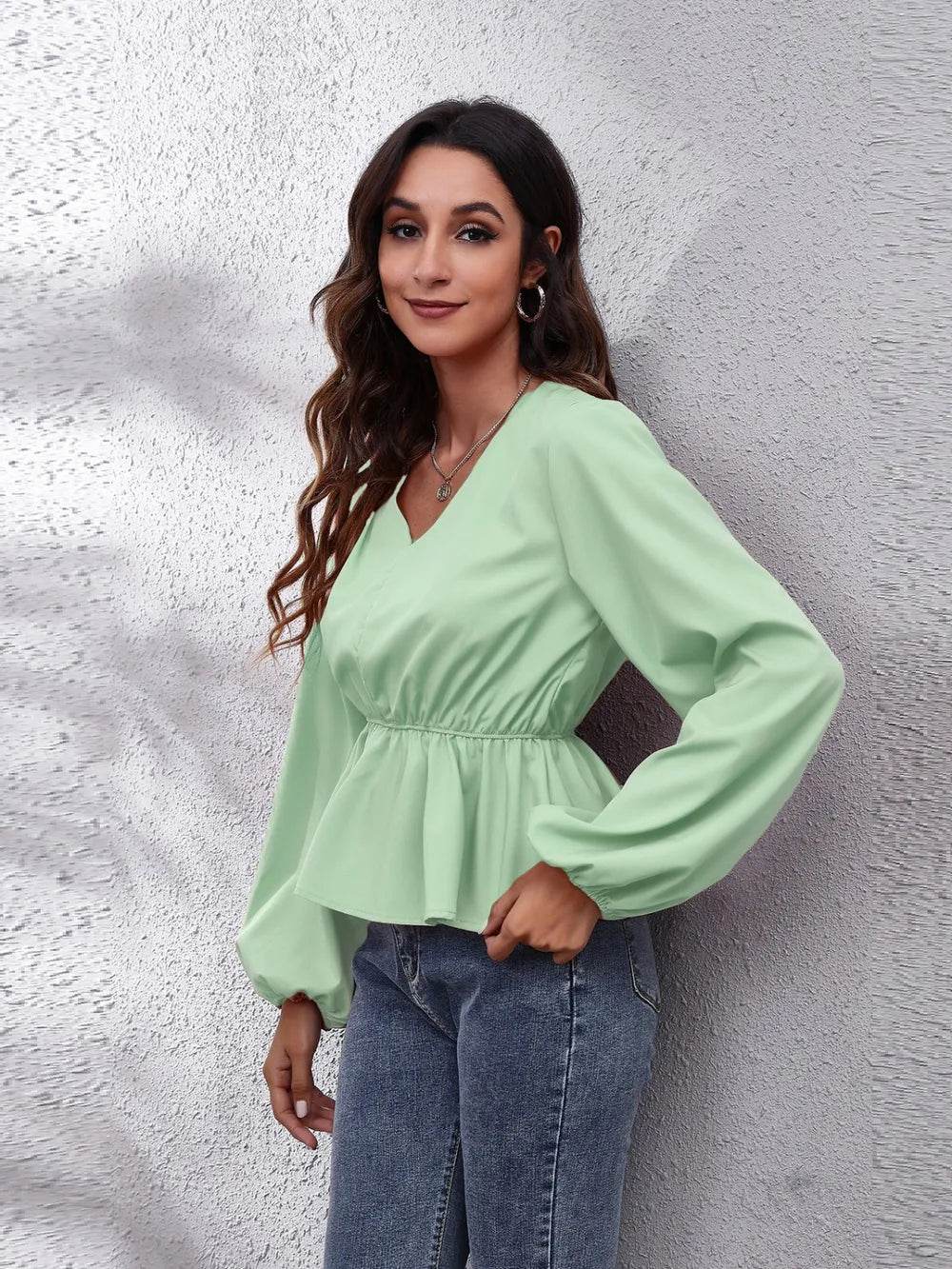 V-Neck Balloon Sleeve Peplum Blouse Trendsi 56e9a8b4d27942e99ed339edbbca34ad-Max