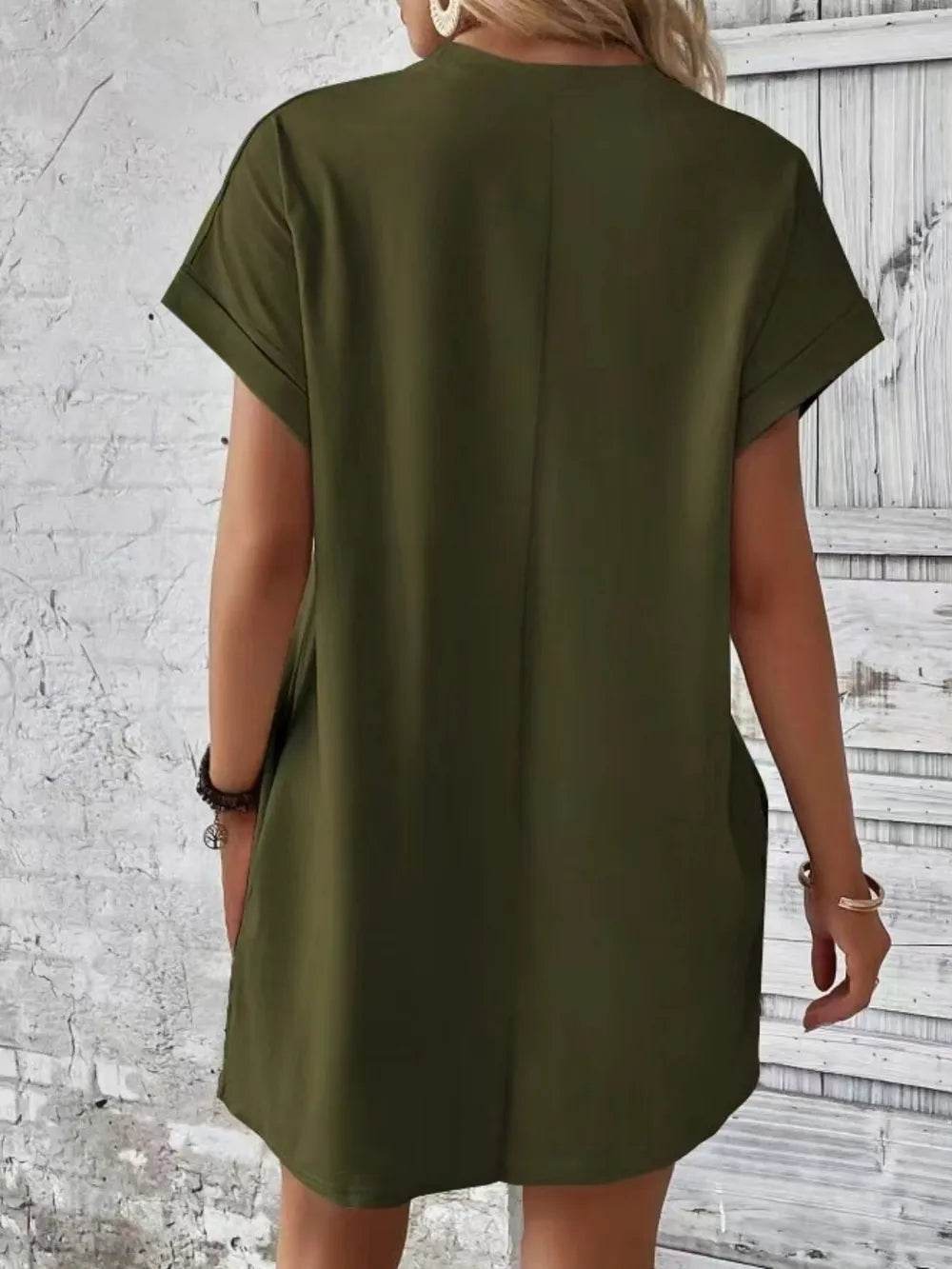 Pocketed Round Neck Short Sleeve Dress Trendsi 5d1be8dd-16b8-4170-9865-fa0e00563aea-Max