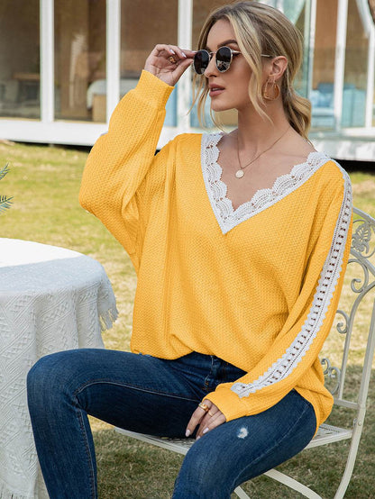 Ivy Lane Contrast Spliced Lace V-Neck Top Trendsi 606bf43256af486881eb4b86bbe6c207-Max