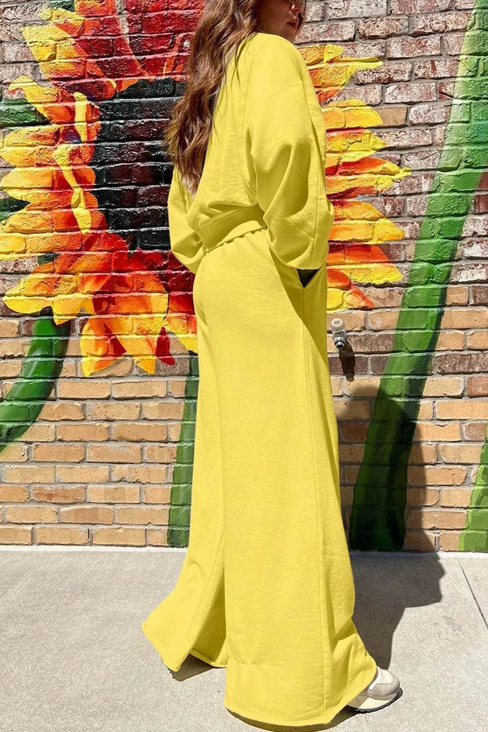Round Neck Long Sleeve Sweatshirt and Pants Set Trendsi 60f85aba-1d33-46fb-8daf-fd0ef20cd25b-Max-Origin