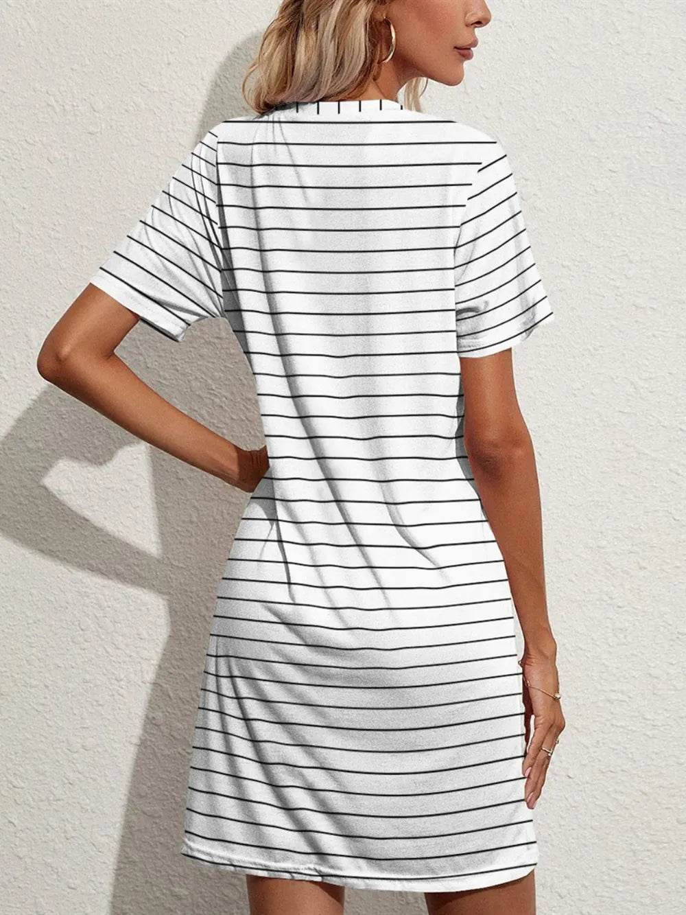FAM-FAM Pocketed Striped Round Neck Short Sleeve Dress Trendsi 618470fc-ca31-4a00-b858-7156574f2490-Max