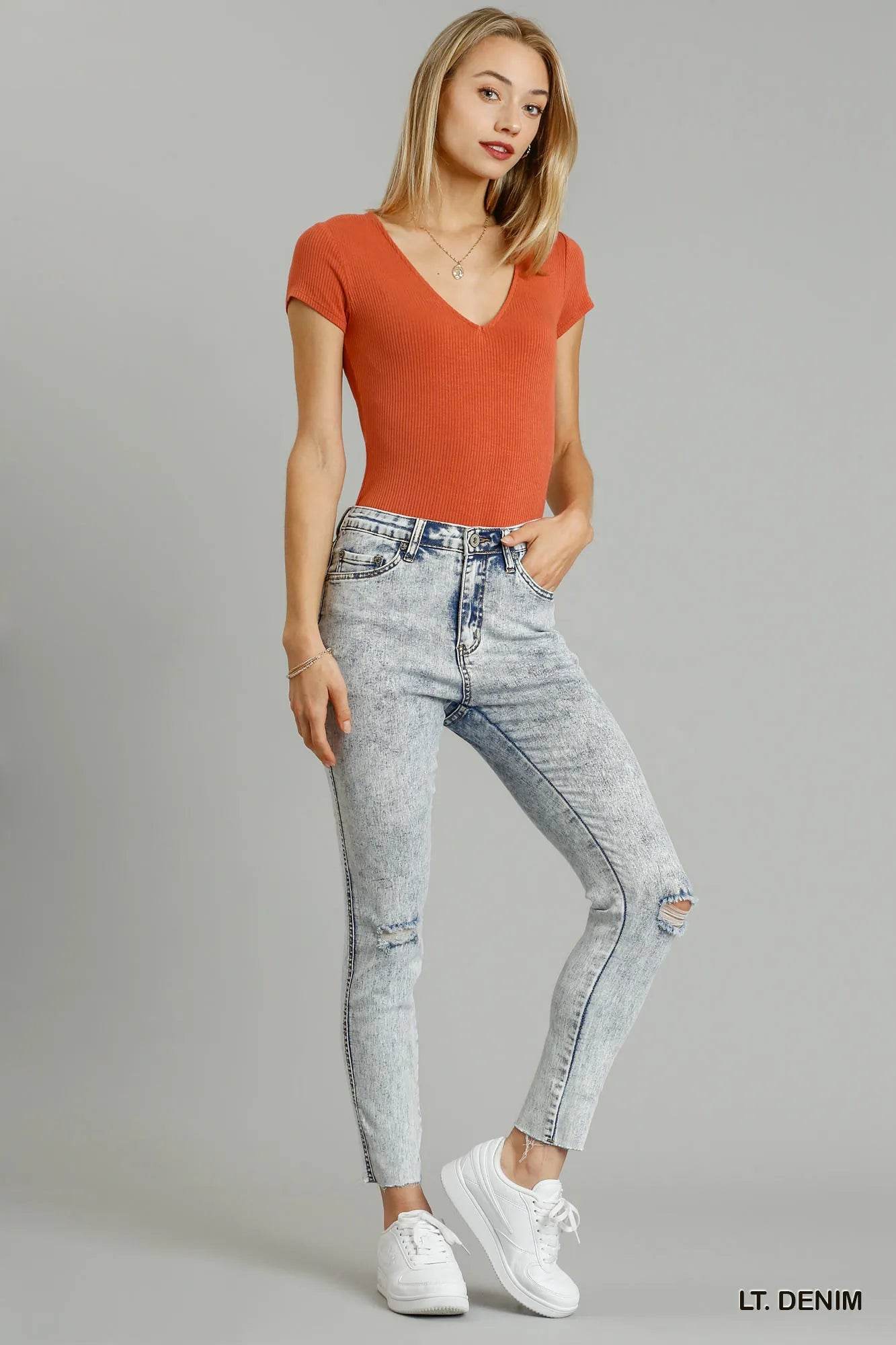 Umgee 5-Pockets Distressed Detail Stretch Denim Skinny Jeans with Unfinished Hem LT. DENIM Trendsi 62ae9d9b-4c86-4e0f-b35a-7b84163438c0-Max-Origin