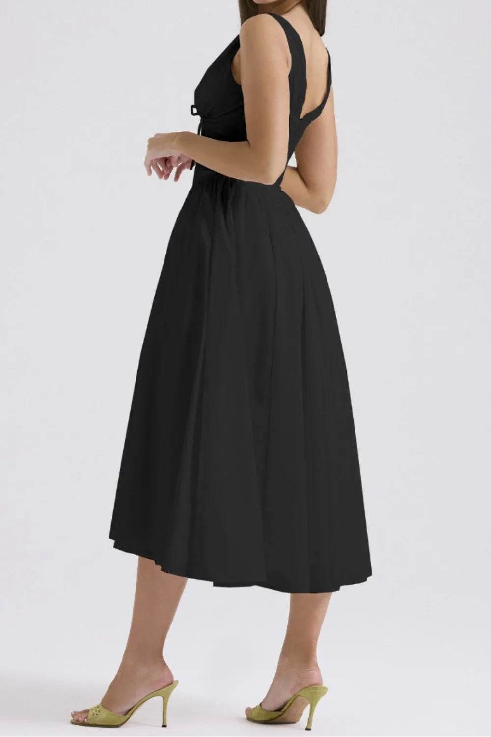 Ruched V-Neck Sleeveless Dress with Pockets Trendsi 63ef4c26-6a74-46e5-a58c-103da3e85100-Max-Origin