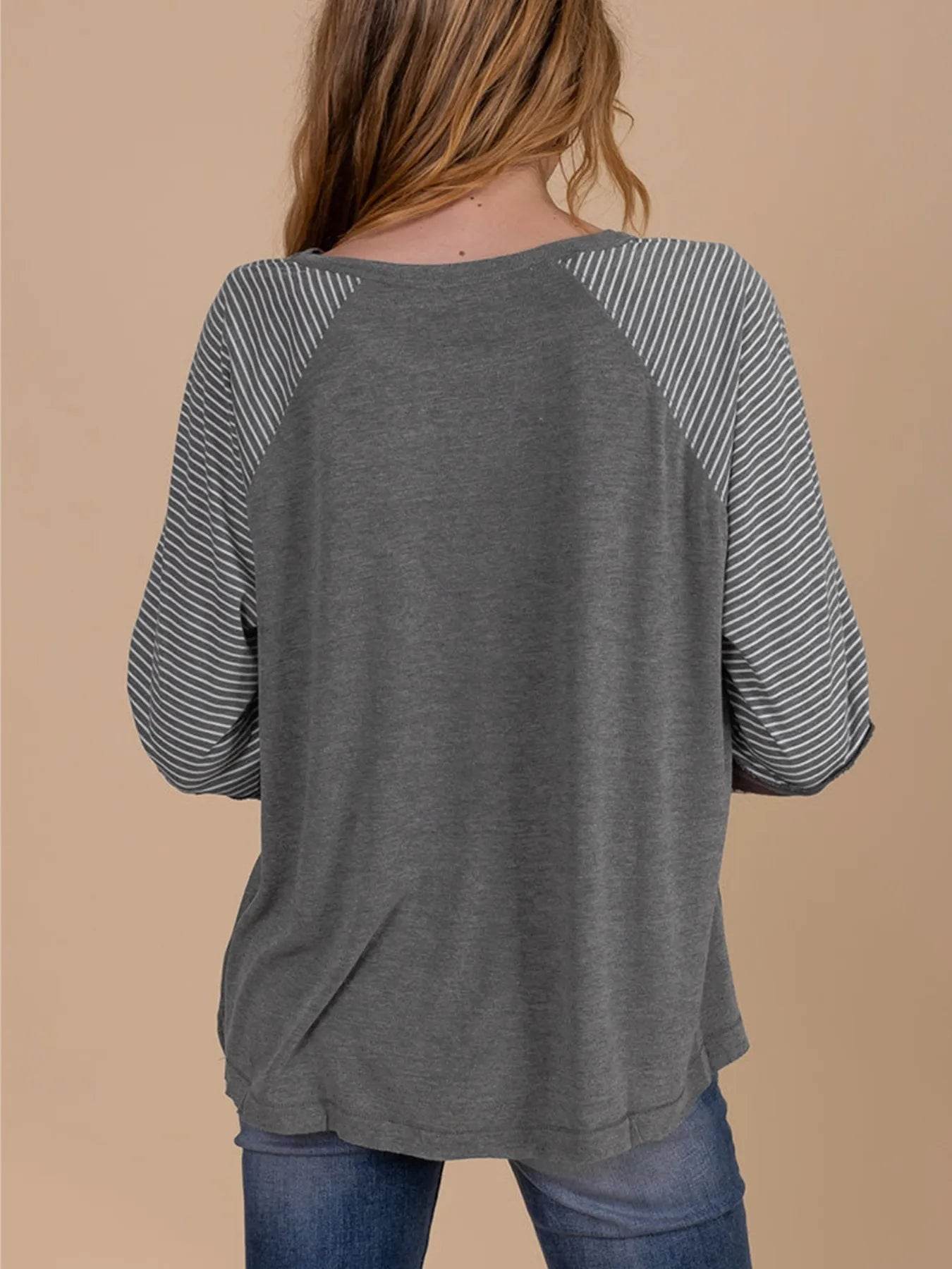 Contrast Print Striped Raglan Long Sleeve Loose Top Trendsi 65227bdb-361b-47b8-a3ad-5675b3ed7e98-Max-Origin