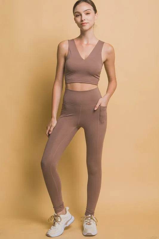 Love Tree High Waist Leggings with Side Pockets Taupe Trendsi 6541bcc7-d7a5-4b82-b376-75b919e41006-Max