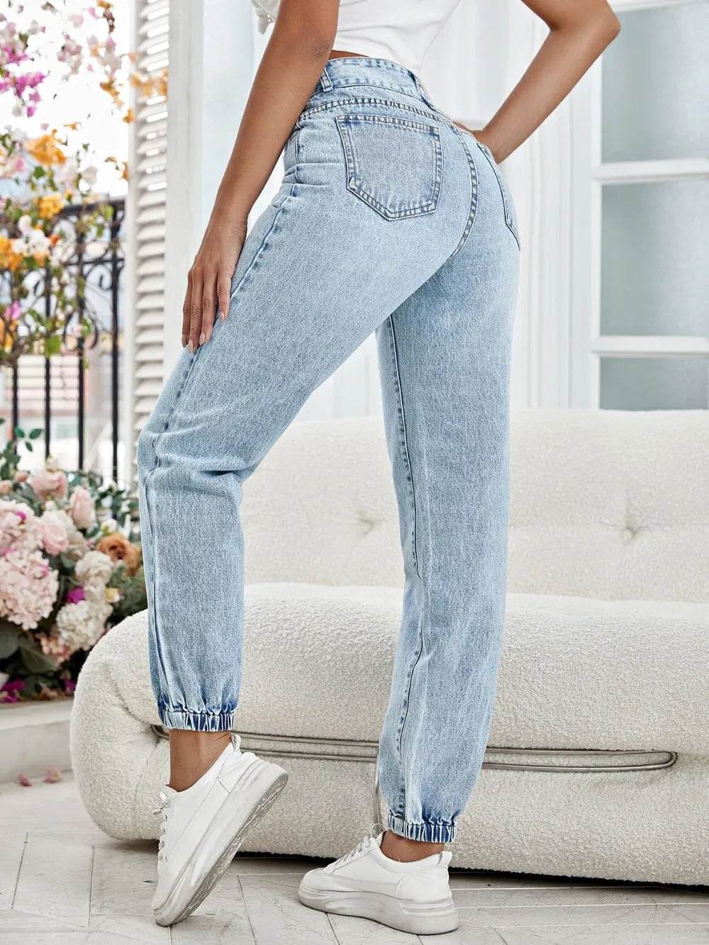 High Waist Jeans with Pockets Trendsi 66a80968-4dbe-4f30-a379-db9e195f92d8-Max